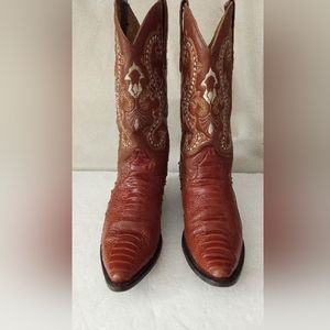 Cowboy boots Men's Size 6.5-USA -25.5-MEX-The boots have no bran.